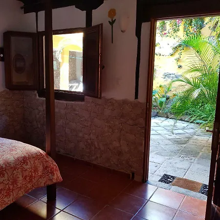 Casa La Moringa Bed & Breakfast Los Silos